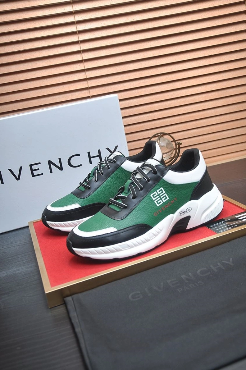 Cozy Gxvxnchy Sneakers 151844