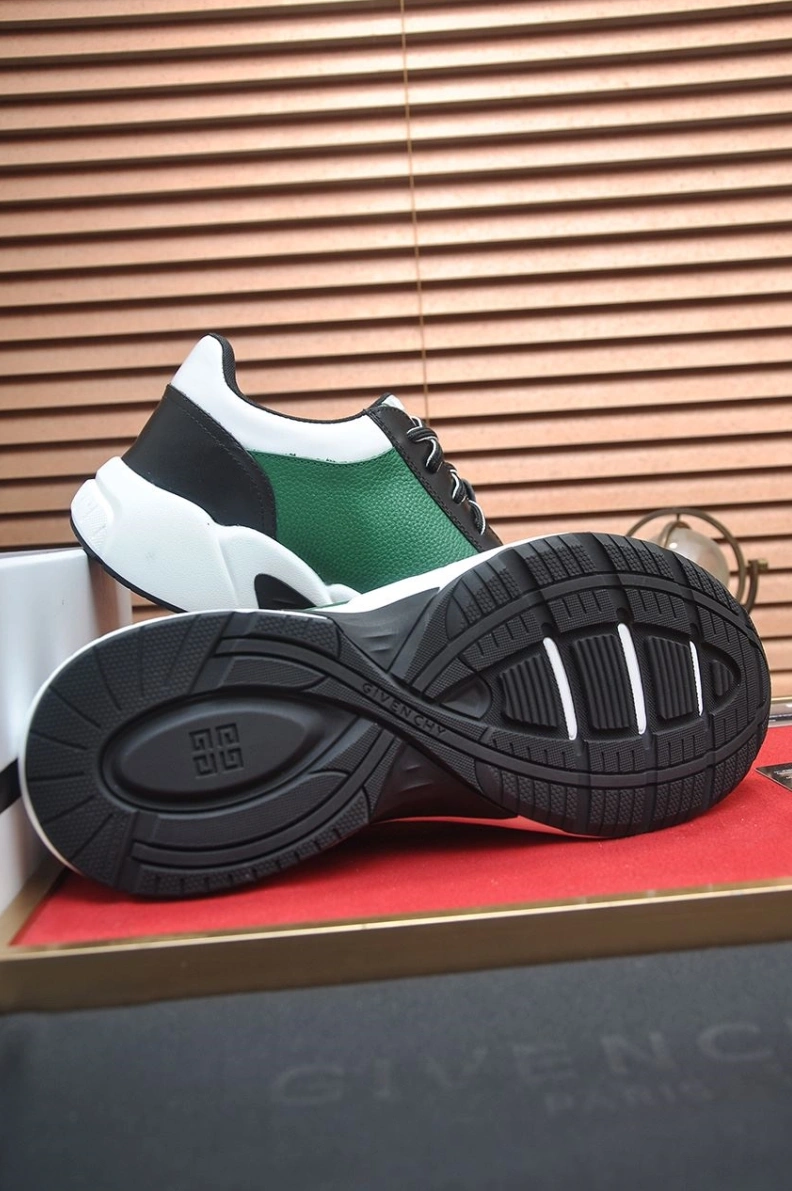 Cozy Gxvxnchy Sneakers 151844
