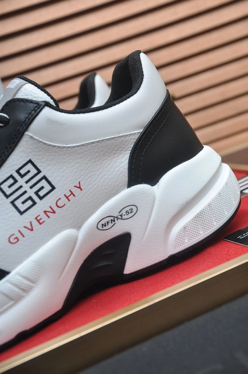 Gxvxnchy Sneakers Modern 151848