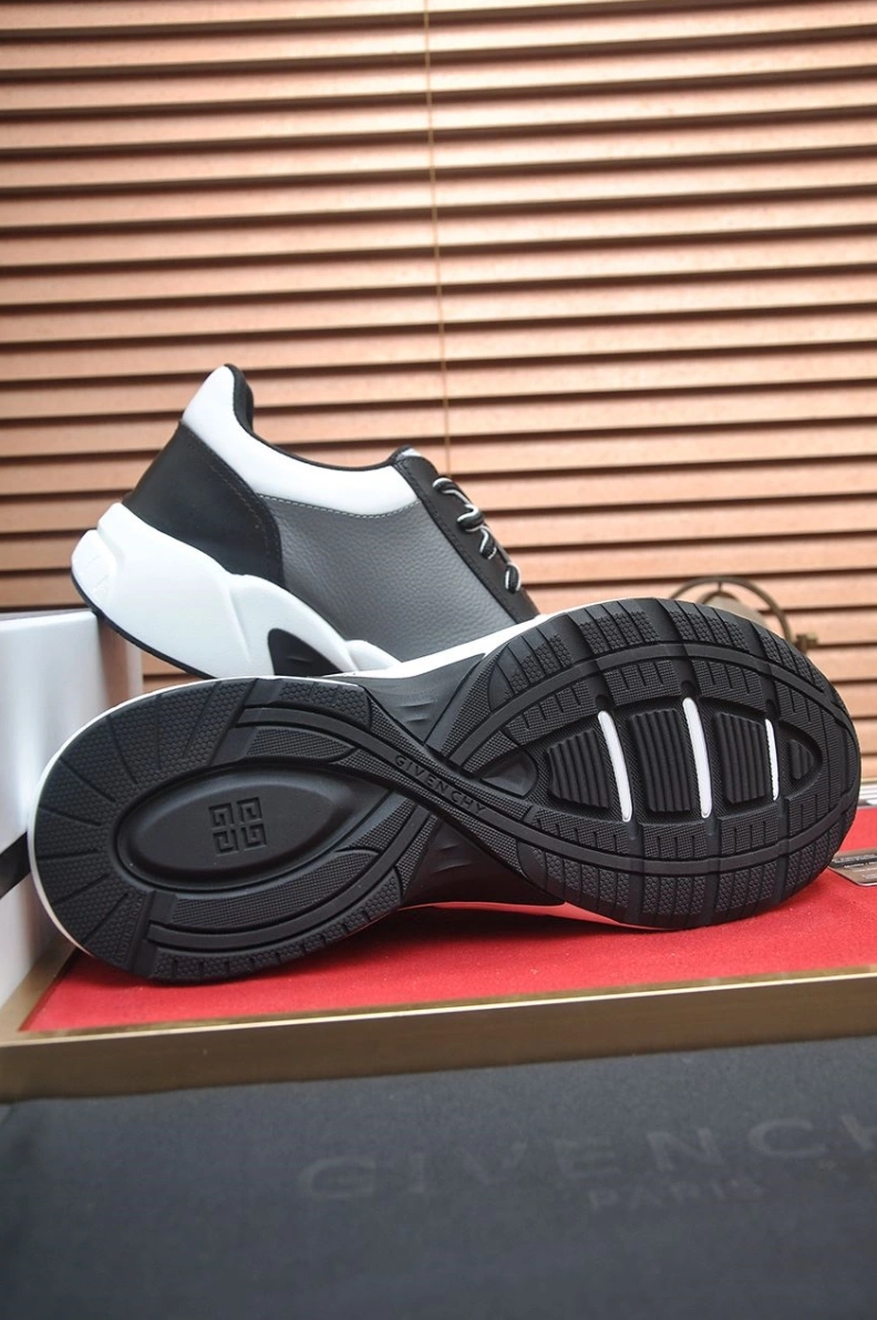 Gxvxnchy Sneakers Lightweight 151835