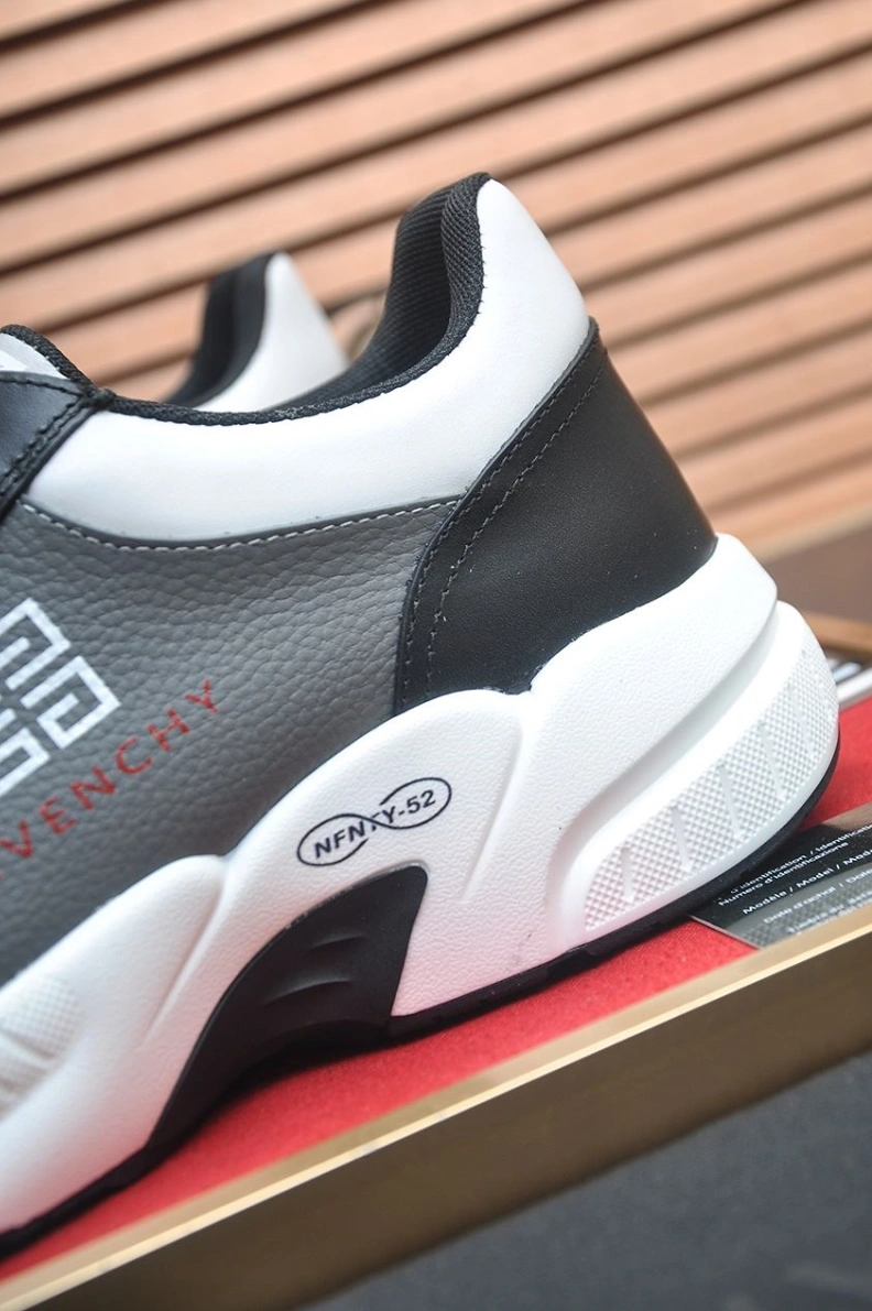 Gxvxnchy Sneakers Lightweight 151835