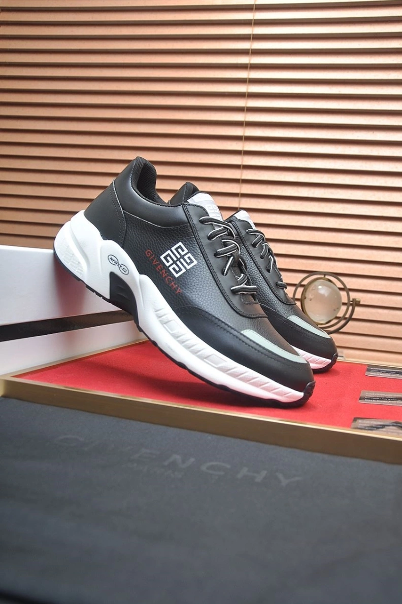 Gxvxnchy Sneakers Popular 151840