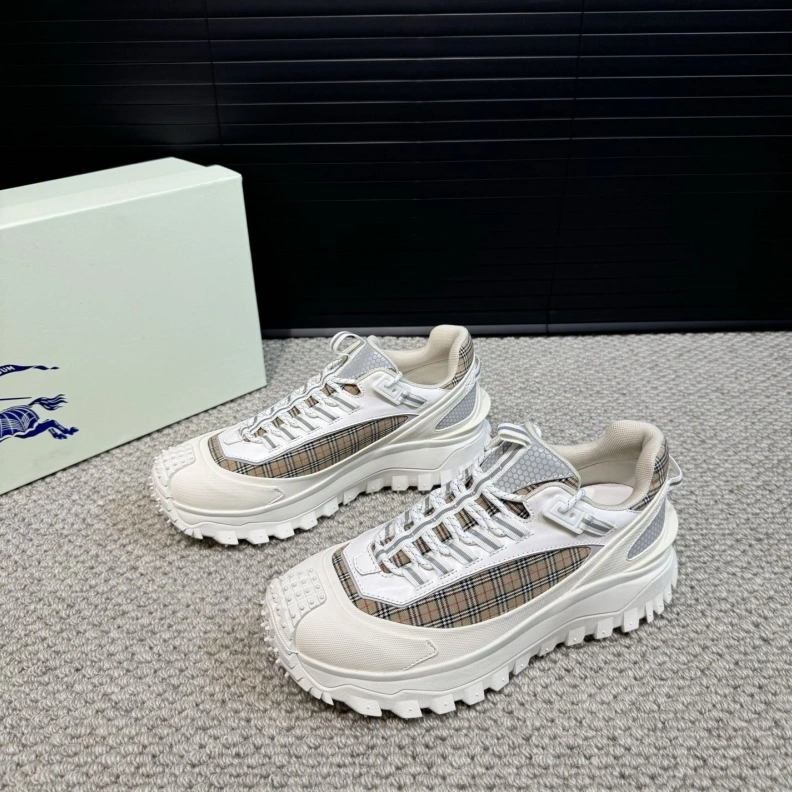 Stylish Bxrbxrry Sneakers 114415