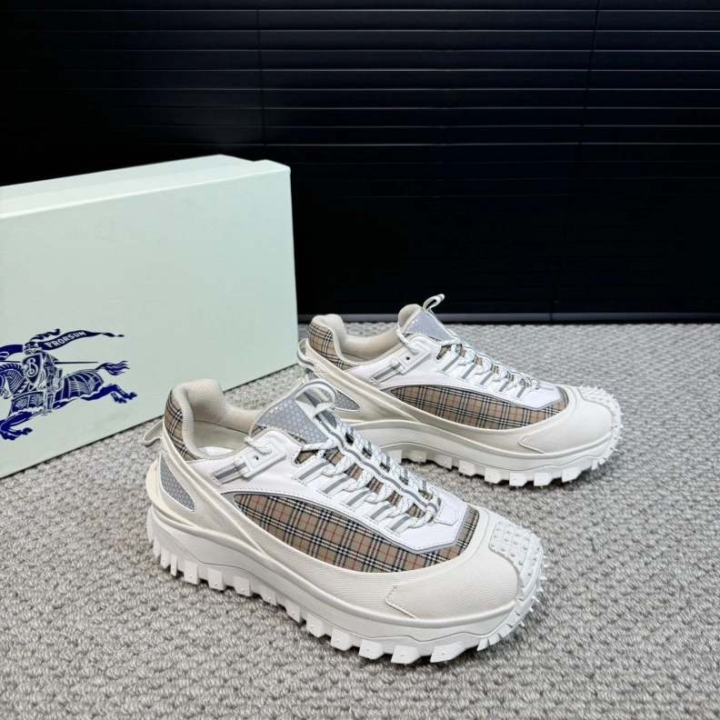 Stylish Bxrbxrry Sneakers 114415