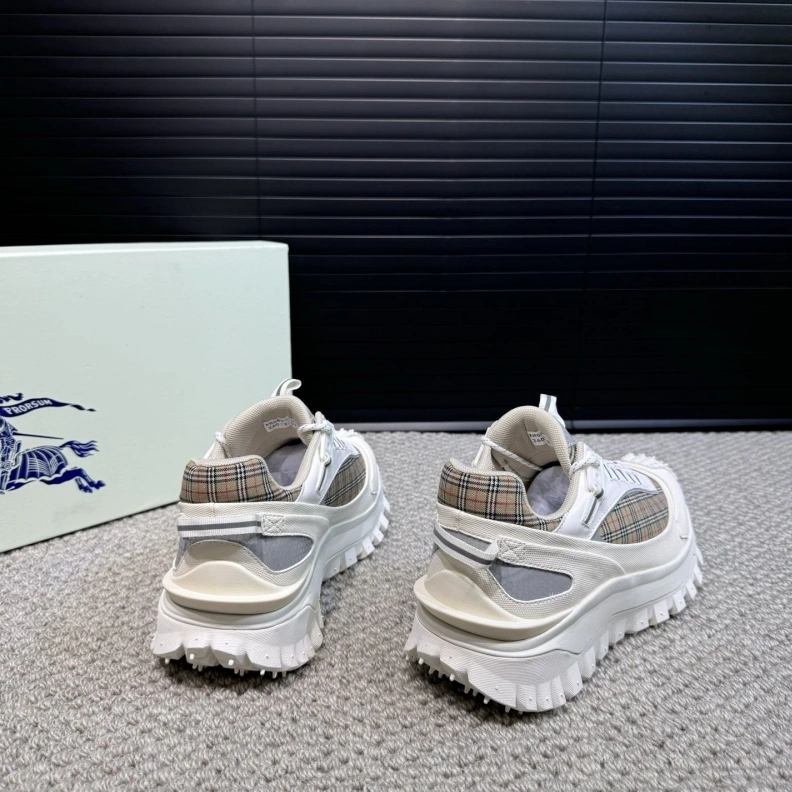 Stylish Bxrbxrry Sneakers 114415
