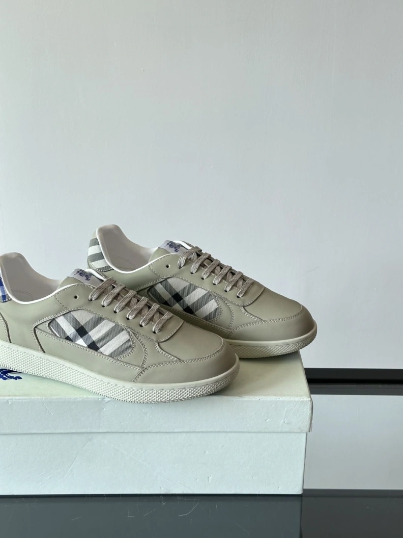 Functional Bxrbxrry Sneakers 114408