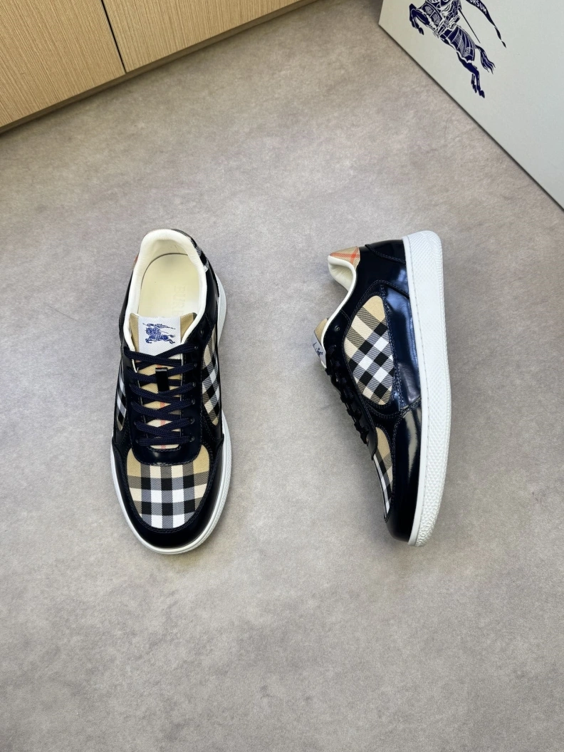 Sleek Bxrbxrry Sneakers 114402