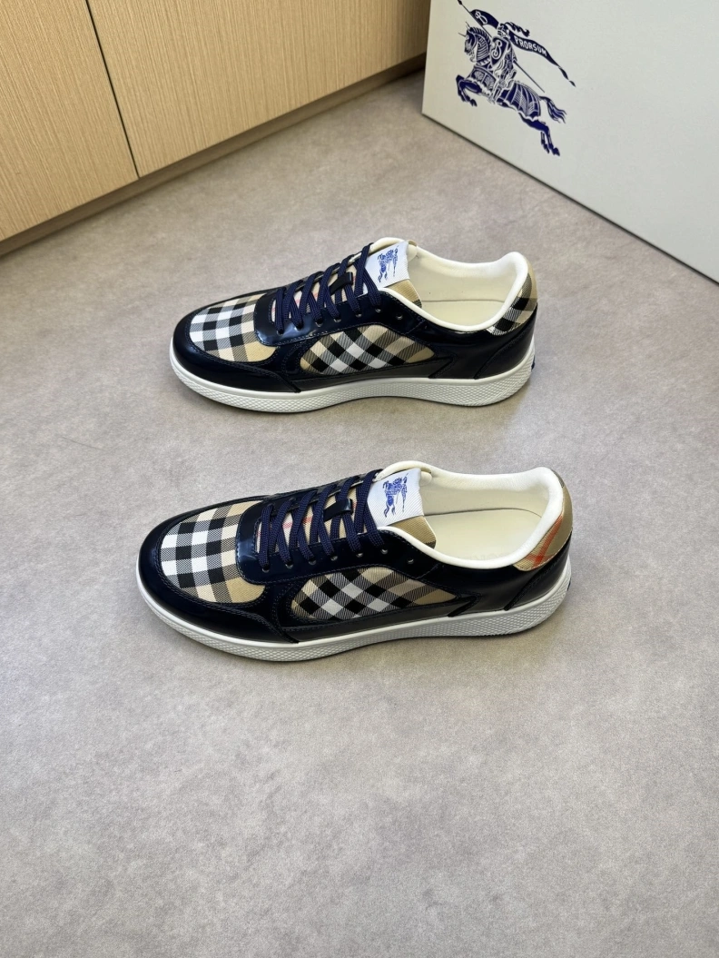 Sleek Bxrbxrry Sneakers 114402
