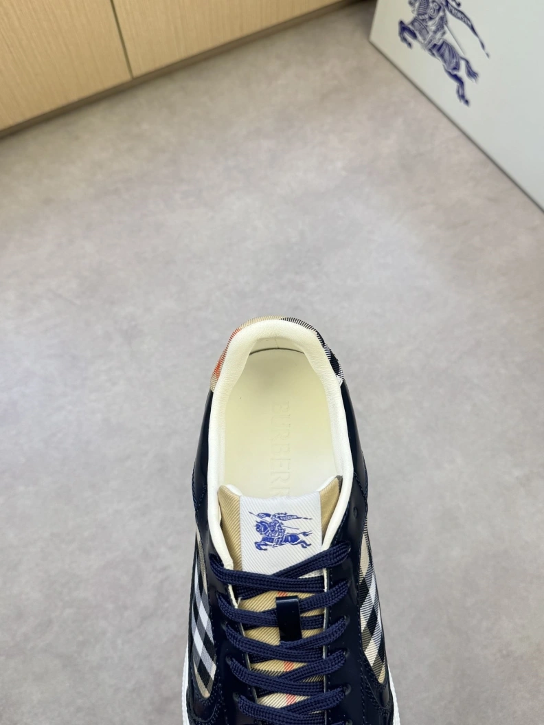 Sleek Bxrbxrry Sneakers 114402
