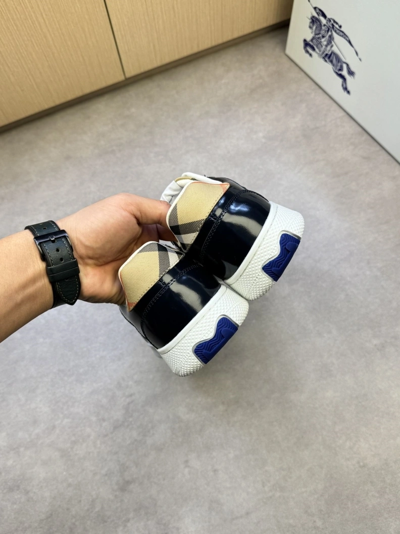 Sleek Bxrbxrry Sneakers 114402