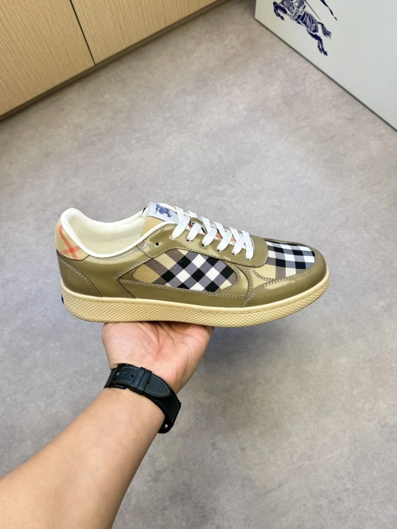 Sophisticated Bxrbxrry Sneakers 114403