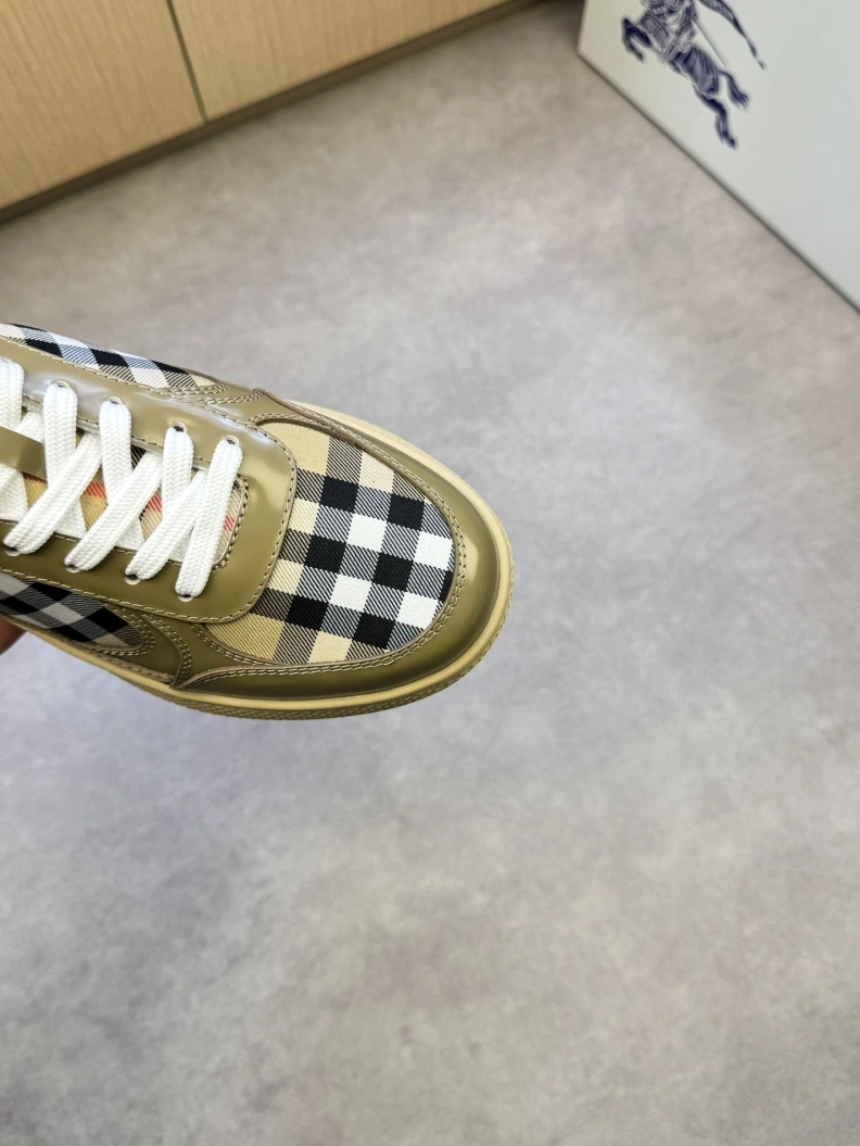 Sophisticated Bxrbxrry Sneakers 114403