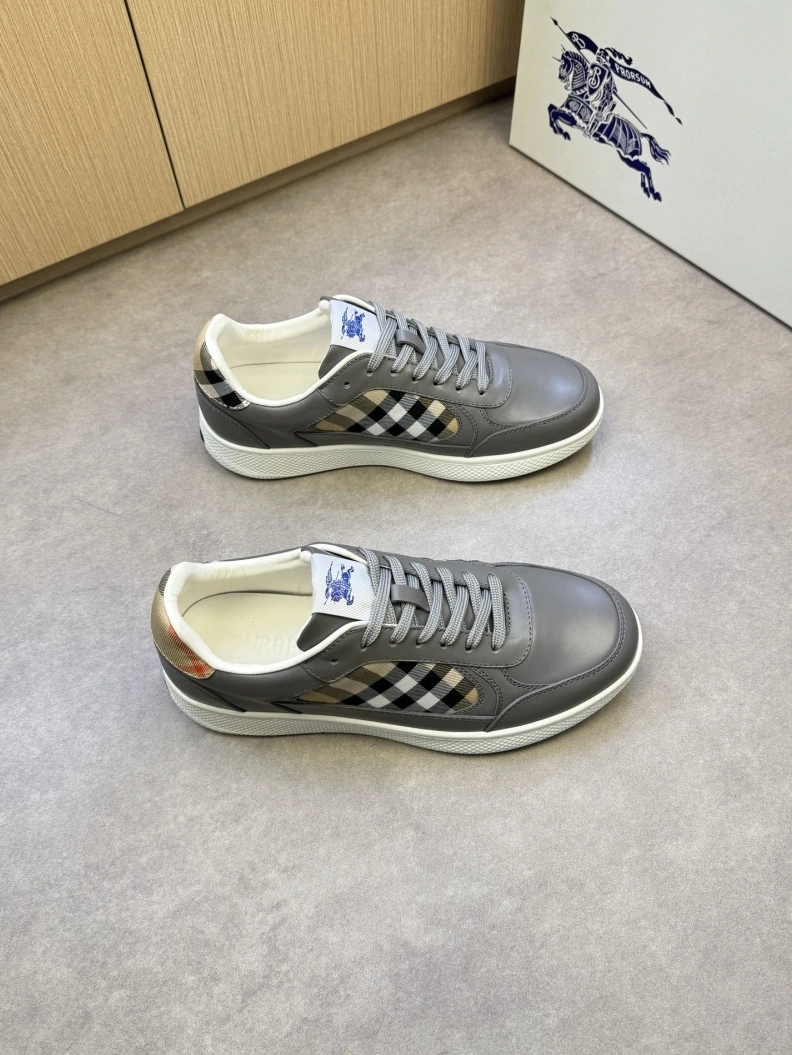 Resilient Bxrbxrry Sneakers 114391