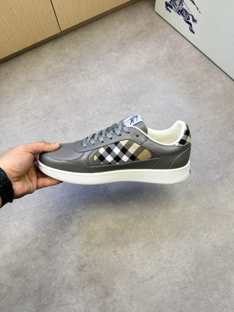 Resilient Bxrbxrry Sneakers 114391