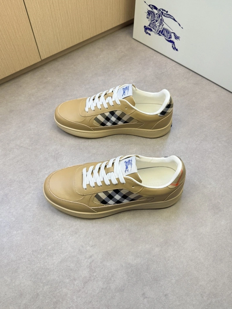 Practical Bxrbxrry Sneakers 114395
