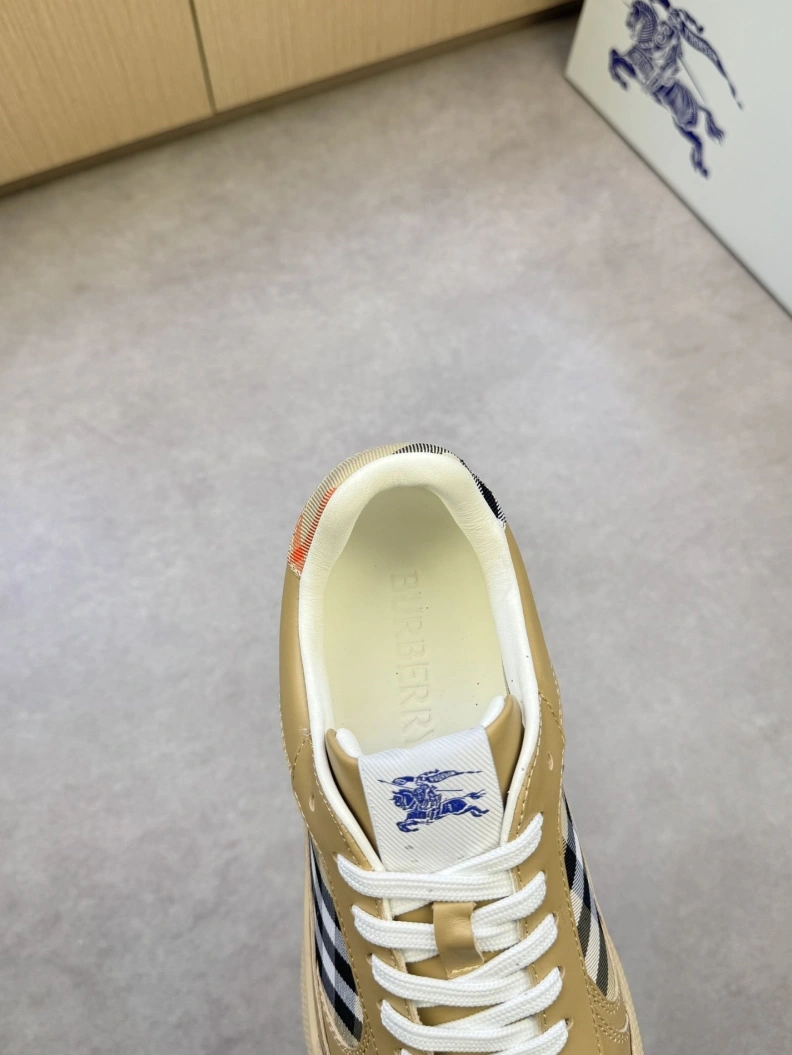 Practical Bxrbxrry Sneakers 114395