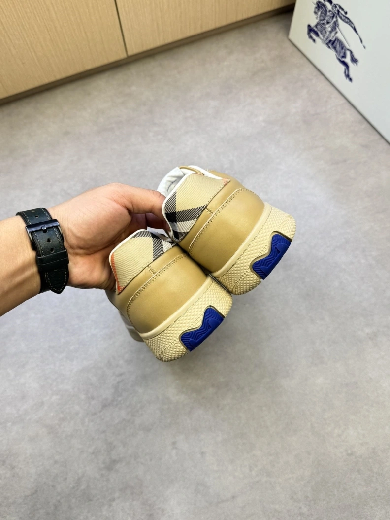 Practical Bxrbxrry Sneakers 114395