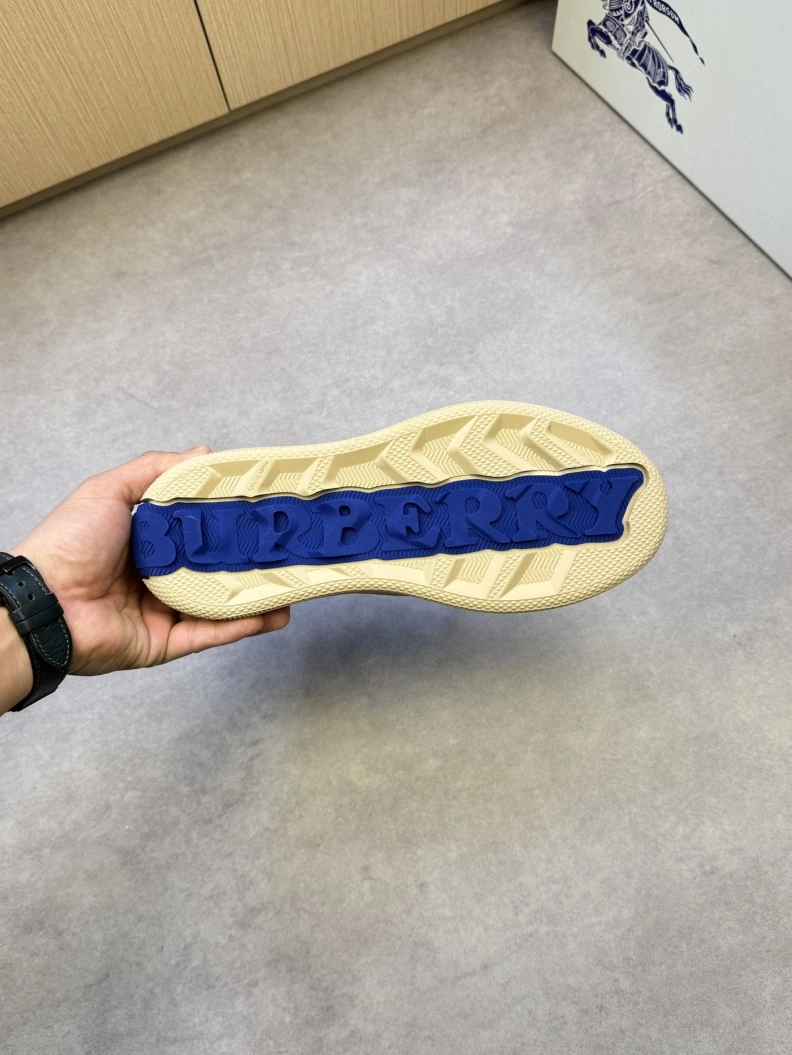 Practical Bxrbxrry Sneakers 114395