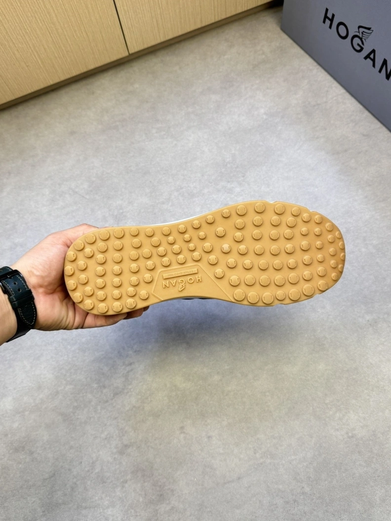 Versatile Hxgxn Sneakers 177099