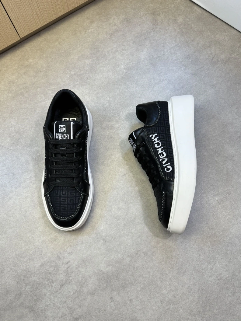 Gxvxnchy Sneakers Minimalist 151846