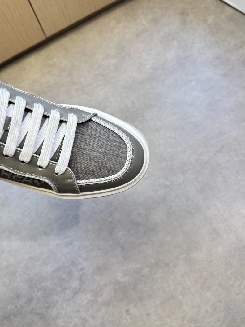 Gxvxnchy Sneakers Compact 151838