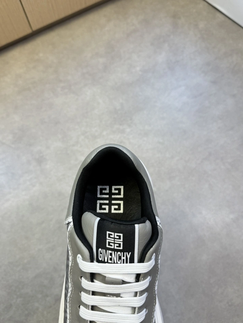 Gxvxnchy Sneakers Compact 151838