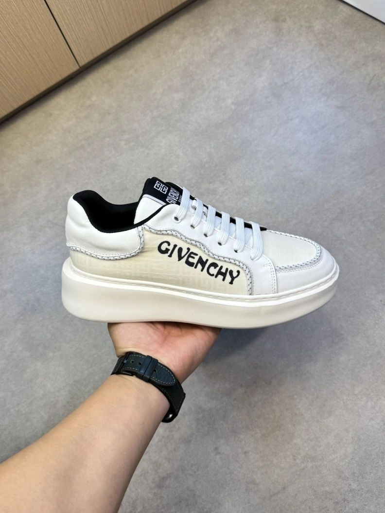 NewStyle Gxvxnchy Sneakers 151853