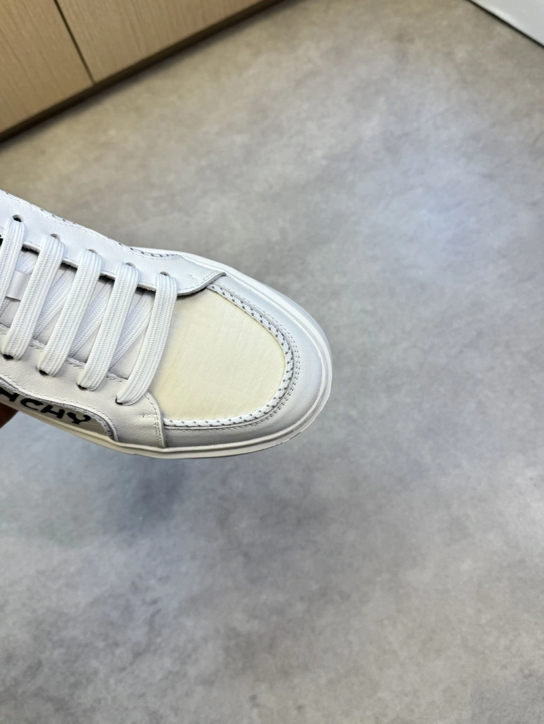 NewStyle Gxvxnchy Sneakers 151853