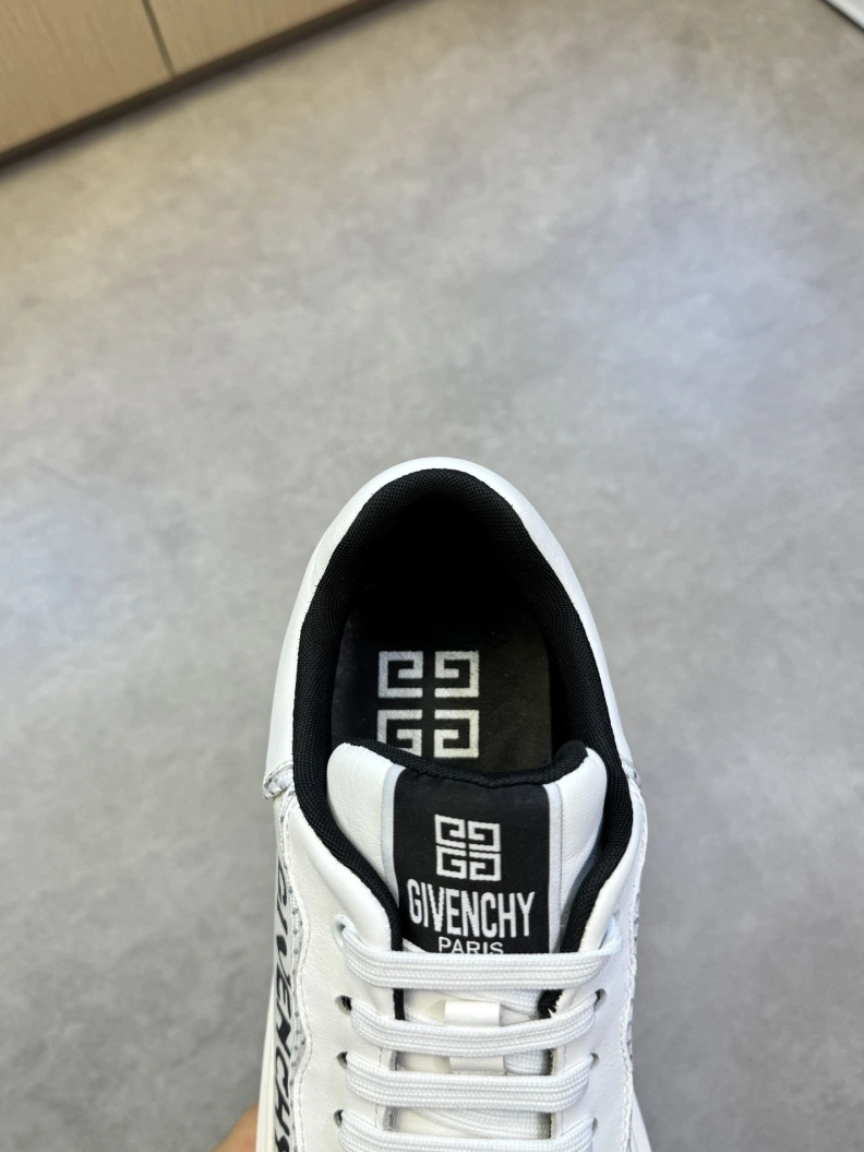 NewStyle Gxvxnchy Sneakers 151853