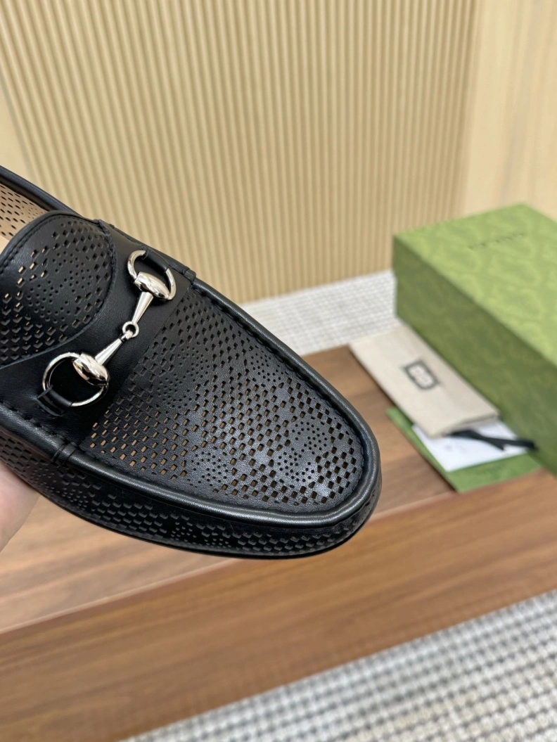 Flexible Gxccx Leather Shoes 155359