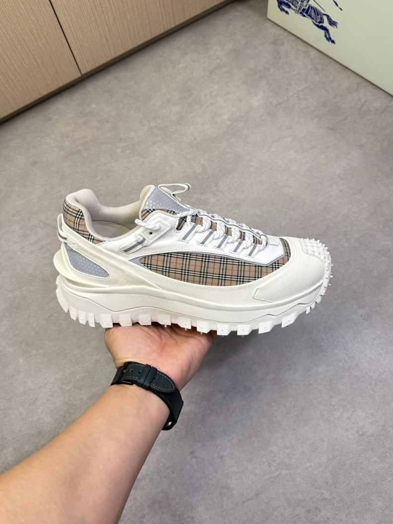 Bold Bxrbxrry Sneakers 114392