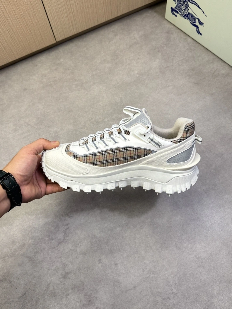 Bold Bxrbxrry Sneakers 114392