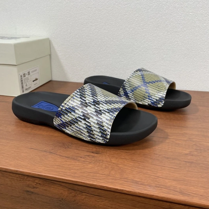 NewStyle Bxrbxrry Slippers 114492