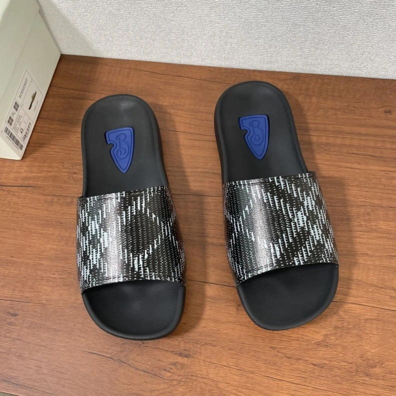 Compact Bxrbxrry Slippers 114488