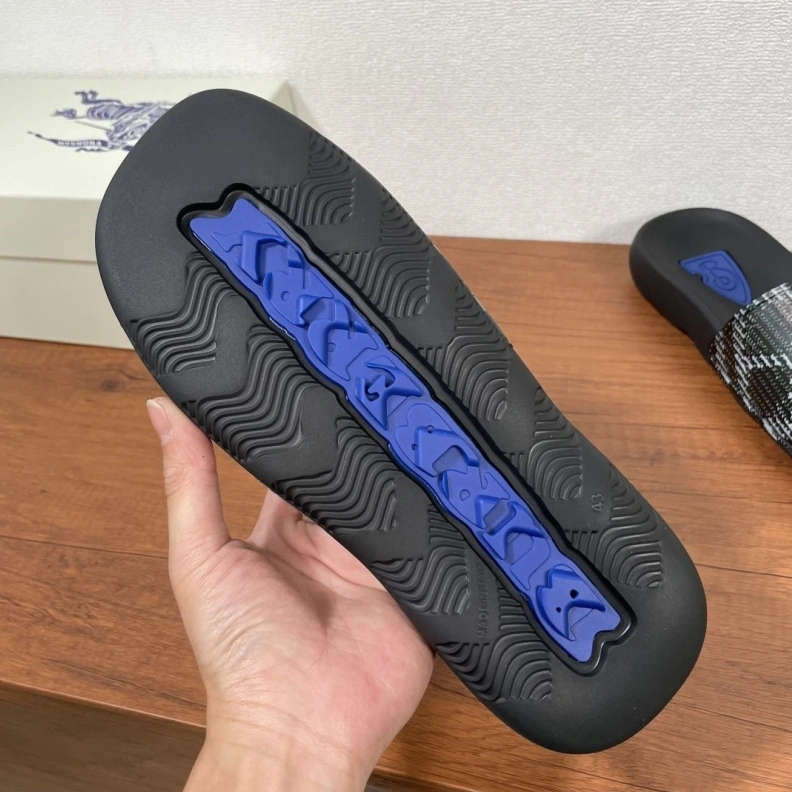 Compact Bxrbxrry Slippers 114488