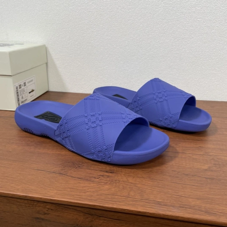 Modern Bxrbxrry Slippers 114487