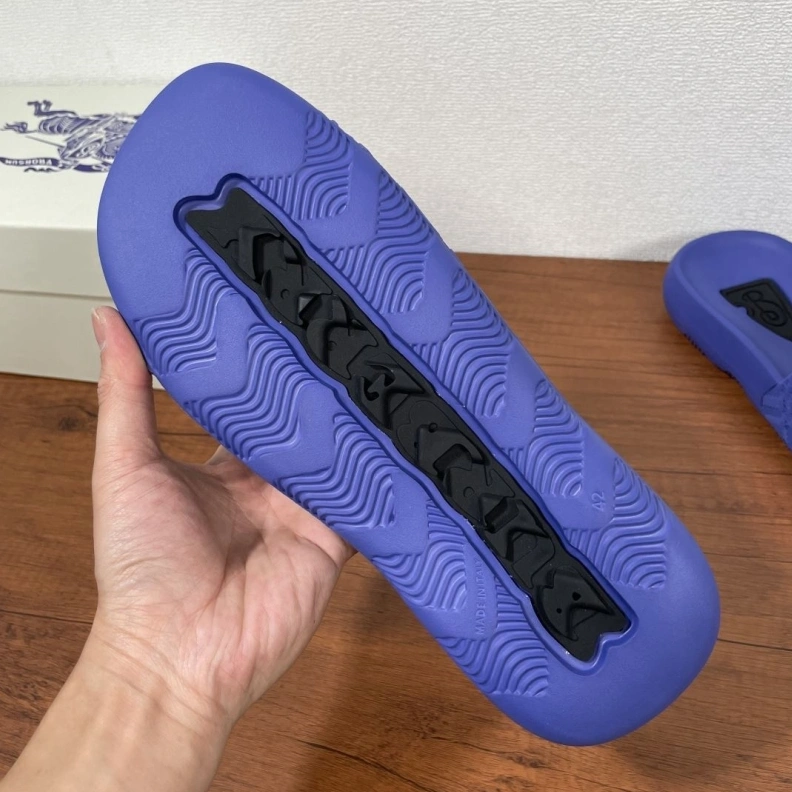 Modern Bxrbxrry Slippers 114487