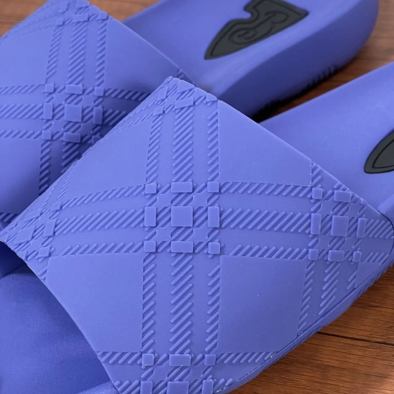 Modern Bxrbxrry Slippers 114487