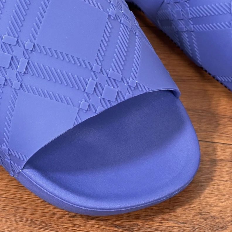 Modern Bxrbxrry Slippers 114487