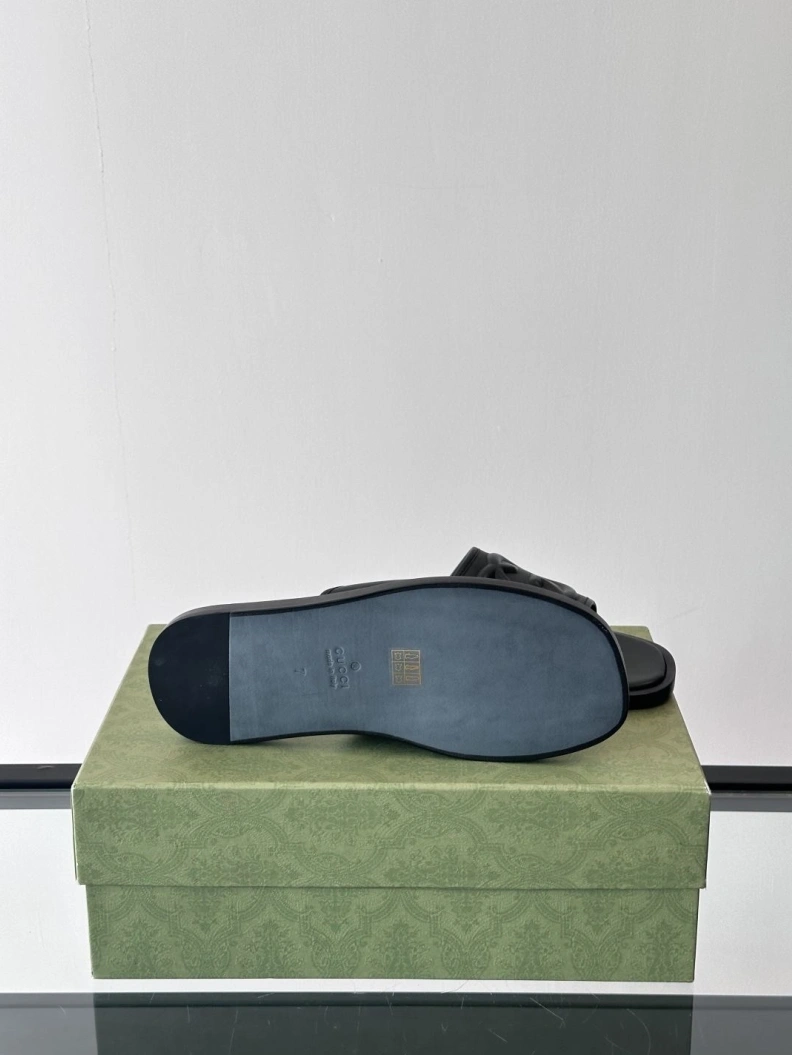 Trendy Gxccx Slippers 155285