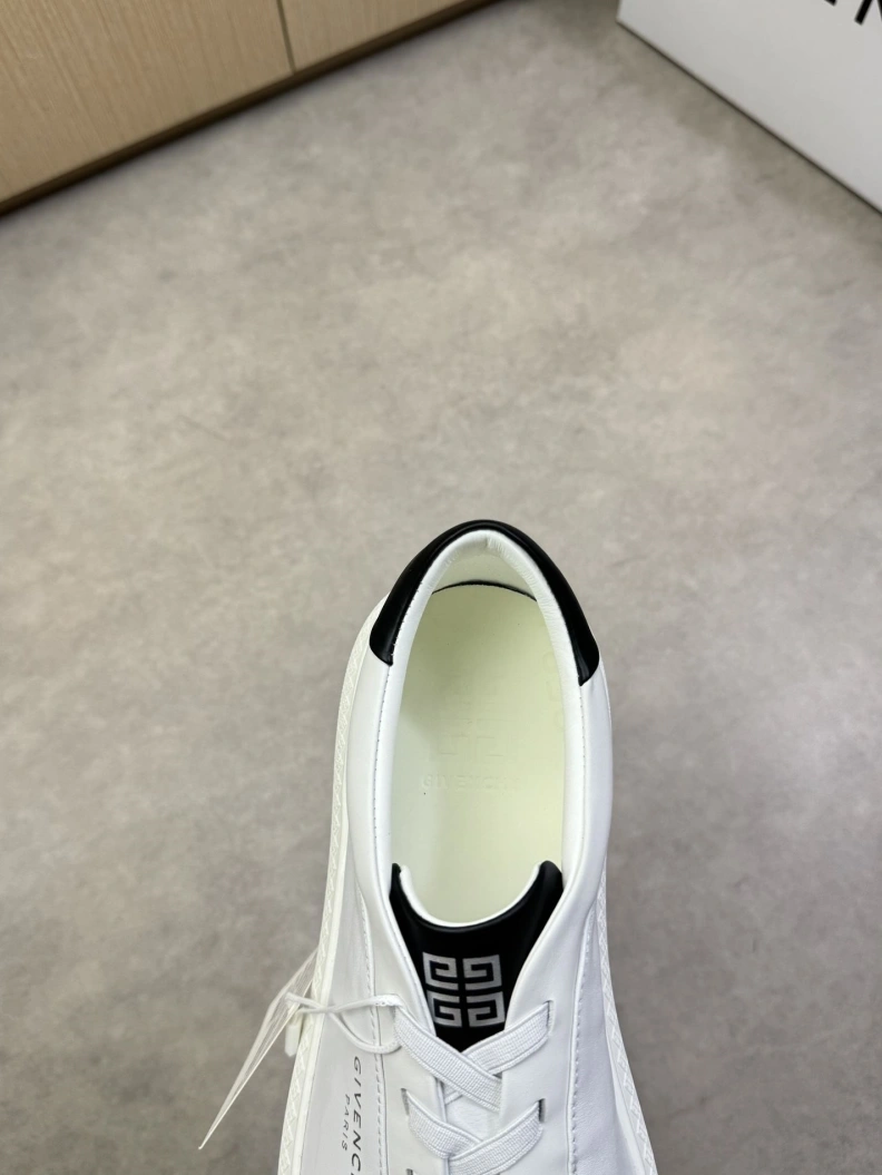 Gxvxnchy Sneakers BestValue 151850