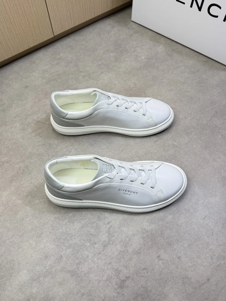 Efficient Gxvxnchy Sneakers 151854