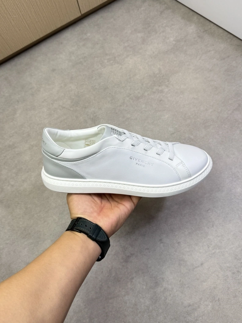 Efficient Gxvxnchy Sneakers 151854