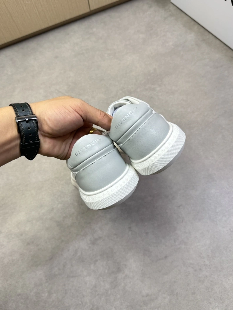 Efficient Gxvxnchy Sneakers 151854