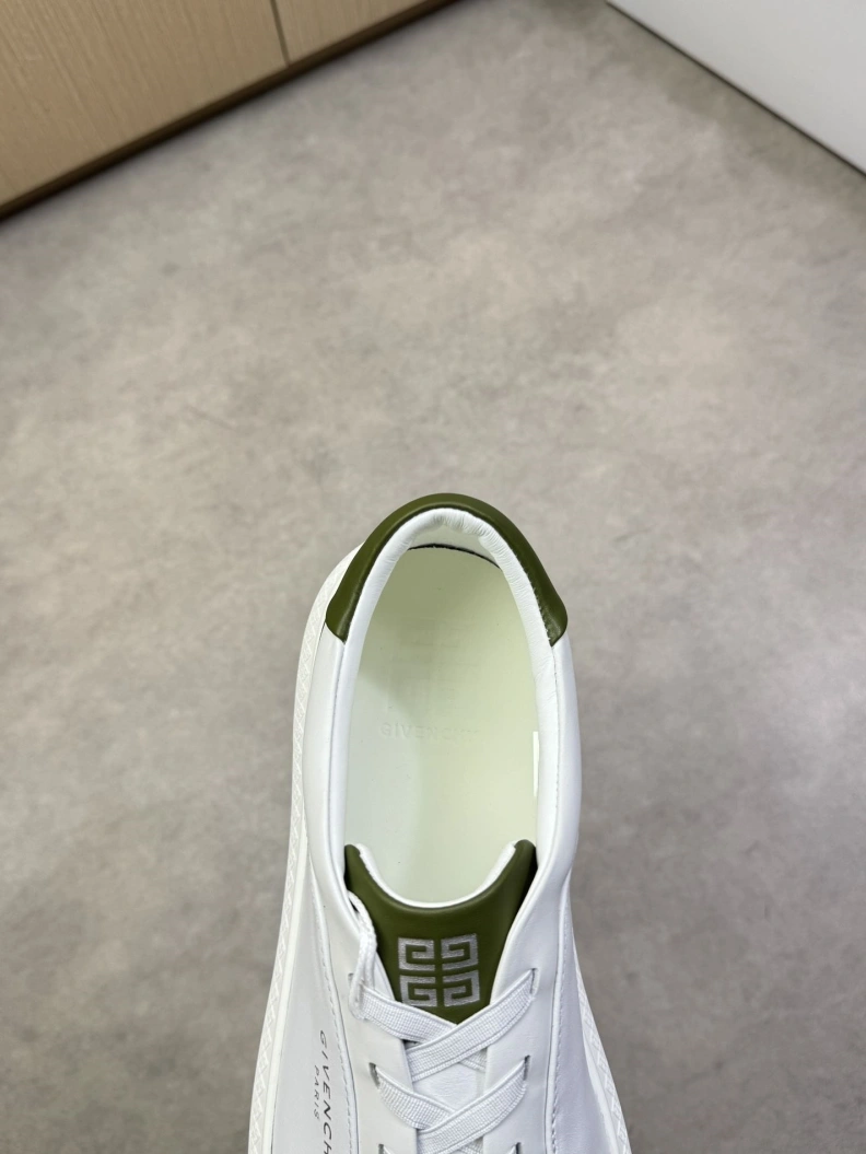 Gxvxnchy Sneakers Resilient 151855