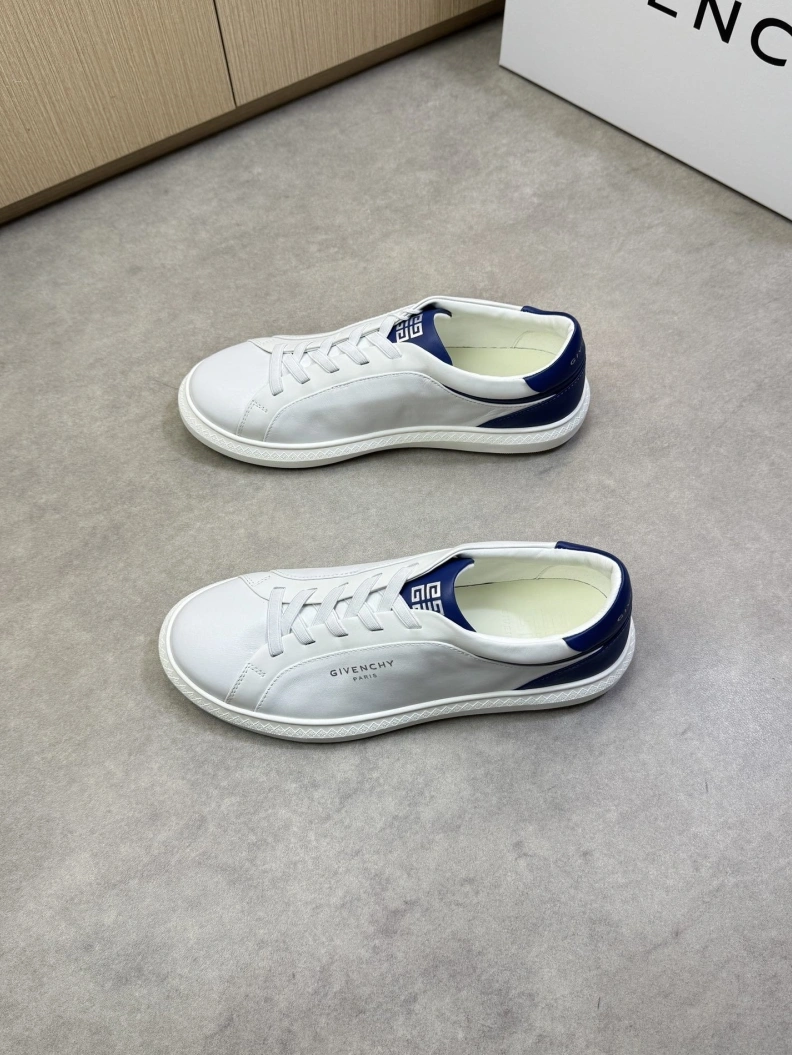 Bold Gxvxnchy Sneakers 151834