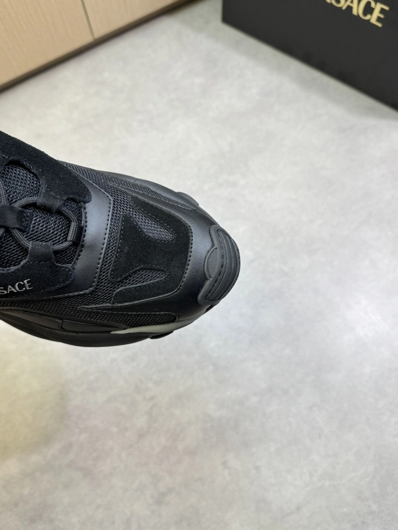 Gxvxnchy Sneakers Sleek 151851
