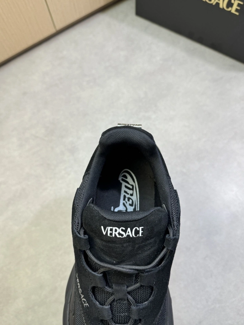 Gxvxnchy Sneakers Sleek 151851