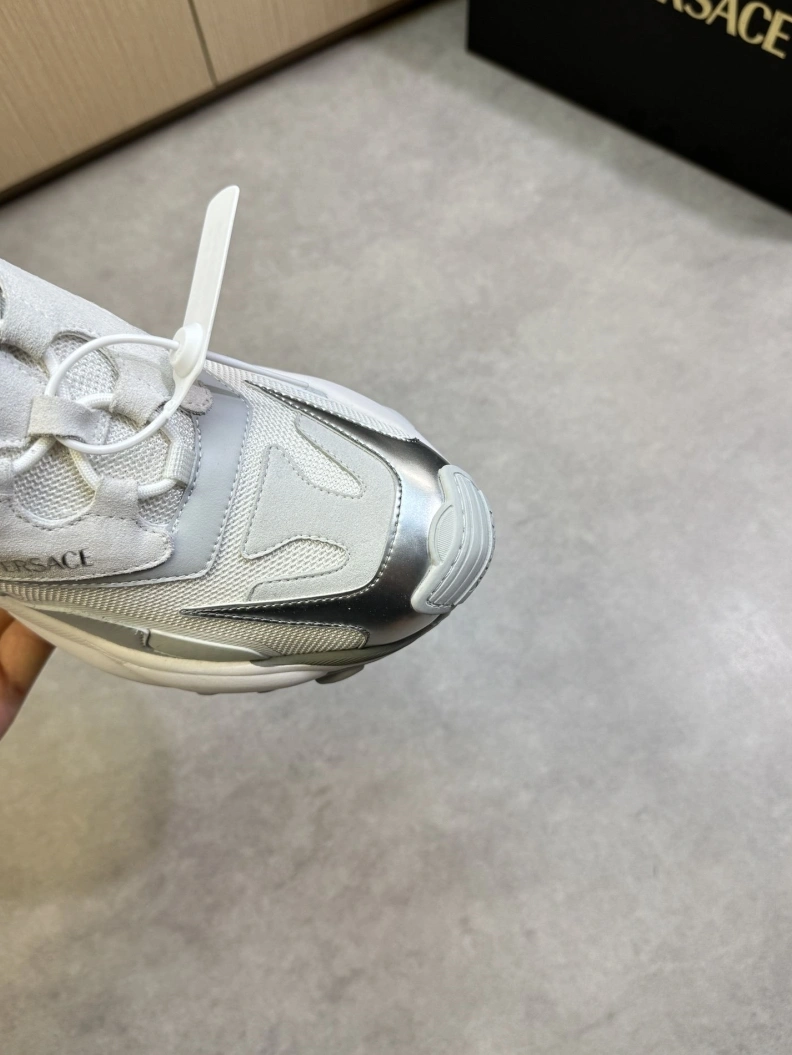 Stylish Gxvxnchy Sneakers 151849