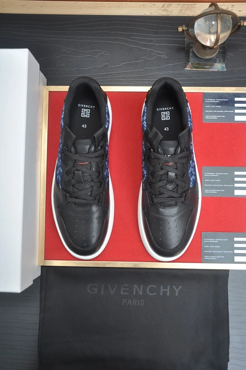 Gxvxnchy Sneakers Sophisticated 151832